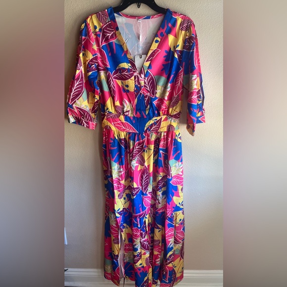 Dresses & Skirts - Colorful Floral Maxi Dress
